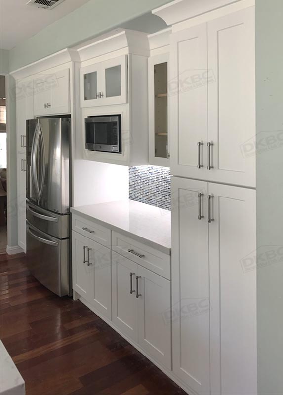 Q10-Solid wood shaker white cabinet
