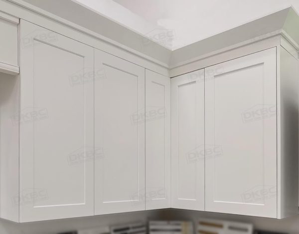 Cottage white shaker kitchen cabinets S10